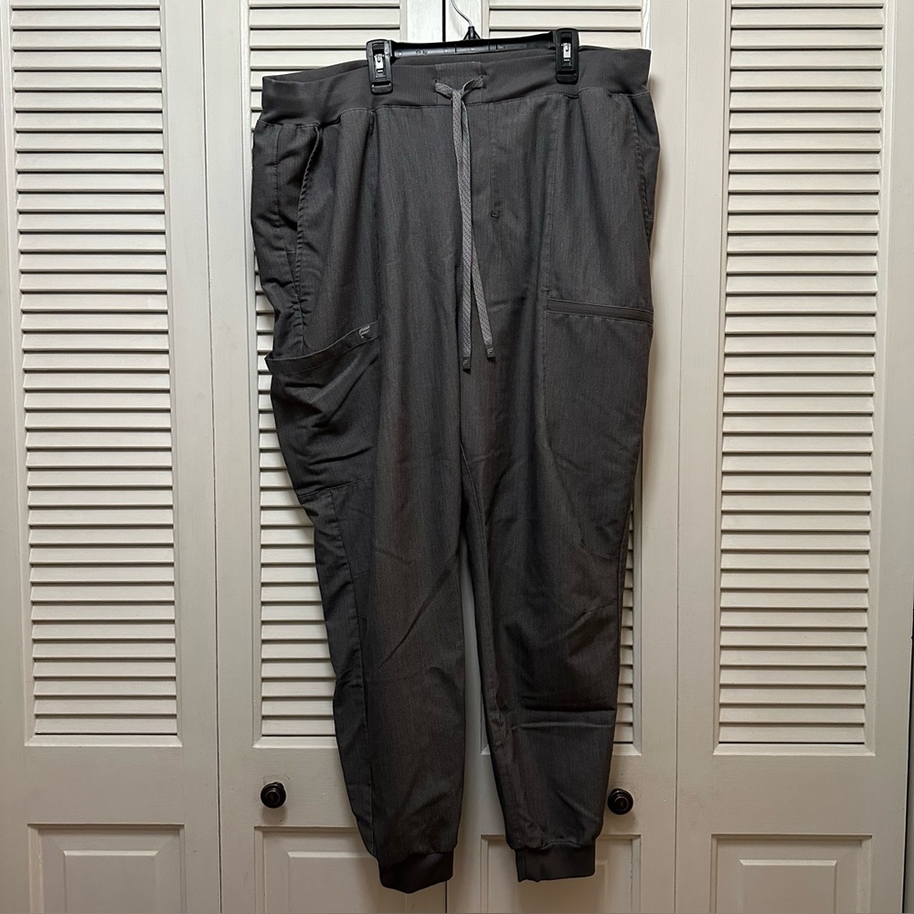 Fabletics Grey XXL Jogger Scrub Pant